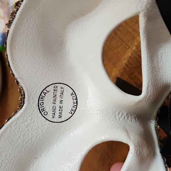 Masquerade Mask - Picture 3 of 4